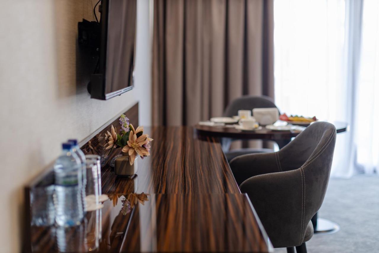 Hotel Monarch Μπατούμι Εξωτερικό φωτογραφία