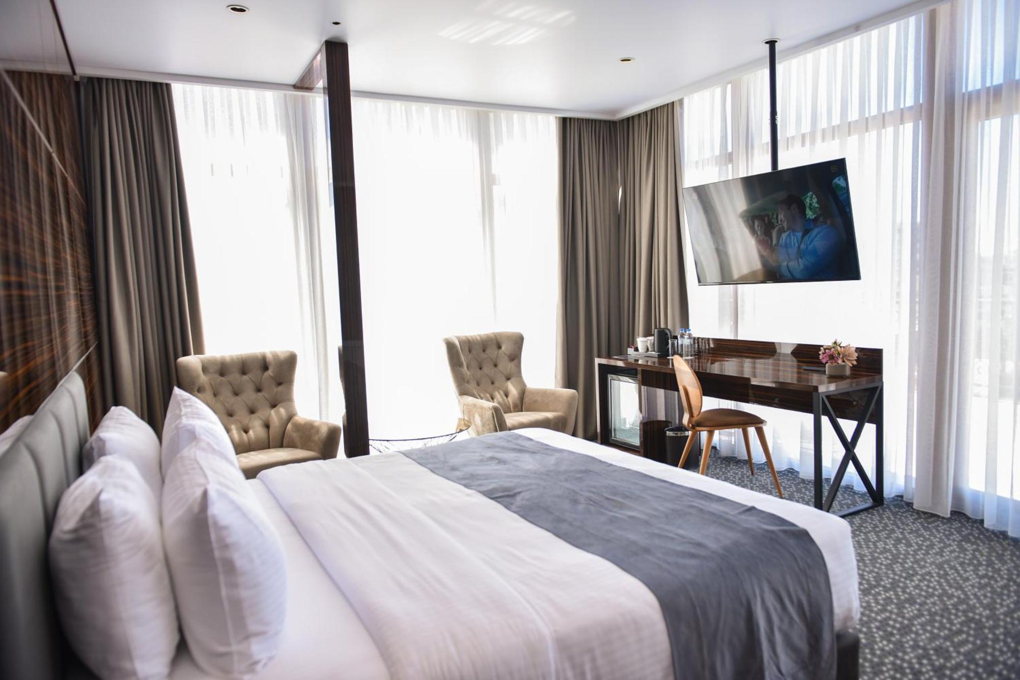 Hotel Monarch Μπατούμι Εξωτερικό φωτογραφία