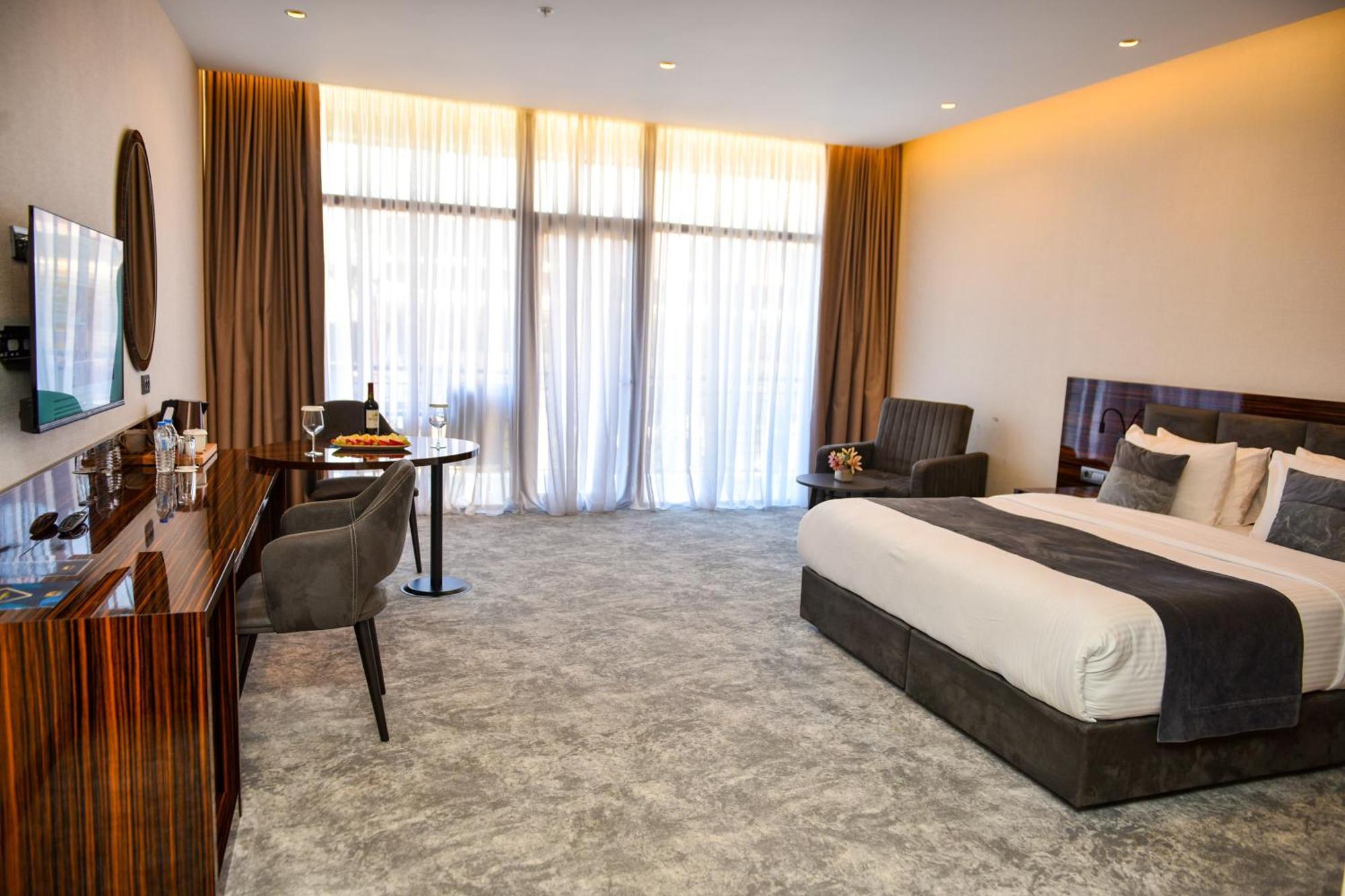 Hotel Monarch Μπατούμι Εξωτερικό φωτογραφία